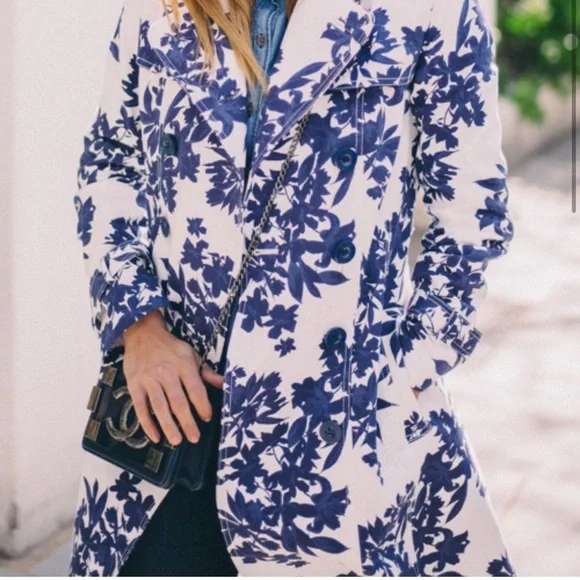 ♥️ Hobbs London Analia Floral Print Blue and White Trench Coat - Picture 4 of 8
